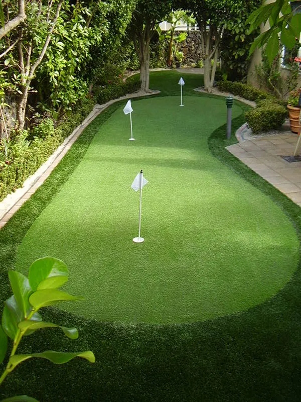 Maverick Turf Golf