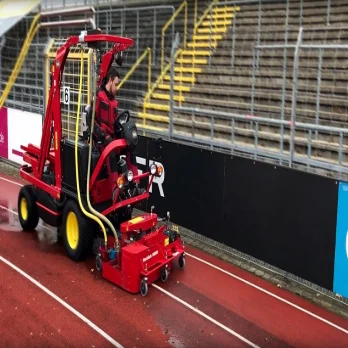 Synthetic sports surfaces cleaning machine: WashMatic WM800