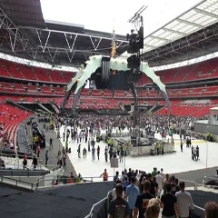 Wembley 09 - U2 - Terratrak and Terraflor